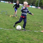 2026-04-18_training_met_vriendjes_en_vriendinnen_003.jpg