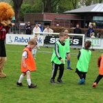 2026-04-18_training_met_vriendjes_en_vriendinnen_039.jpg